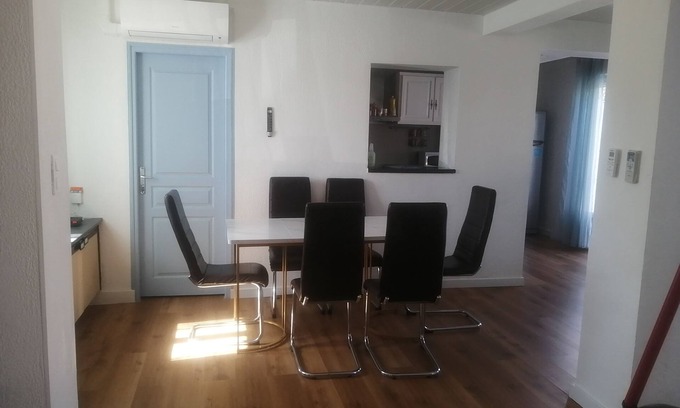 Carnon-Plage Villa | CARNON PLAGE VILLA in the paddocks, 250 M from the beach, AIR CONDITIONING