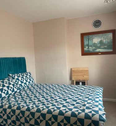 Merton House | Carol Lodge