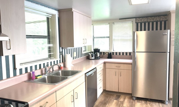 Gatlinburg Hotel | Carr's Northside Motel and Cottages