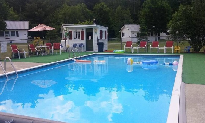 Twin Mountain Hotel | Carroll Motel & Cottages