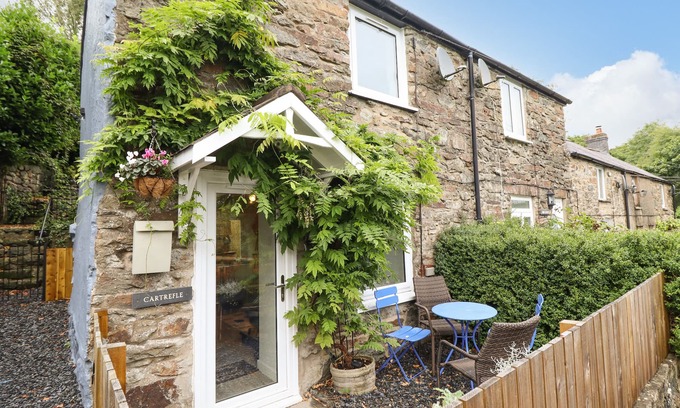 Bala Cottage | CARTREFLE, pet friendly, character holiday cottage in Bala
