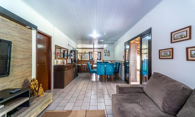 Centro House | CASA 3 QUARTOS COM AR TV A CABO E WI-FI