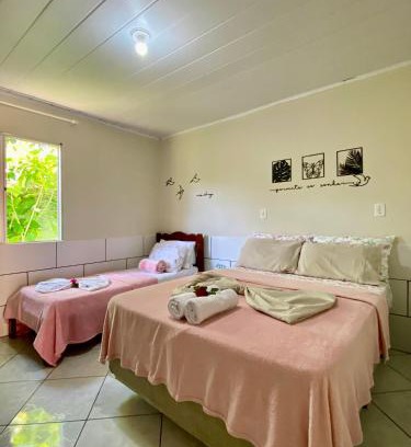 Vila Nova House | Casa acolhedora ideal para famílias, com Wi-Fi rápido, cozinha exclusiva e equipada, varanda com churrasqueira - A apenas 1 km da praia do bairro e 5 km da charmosa Praia da Vila