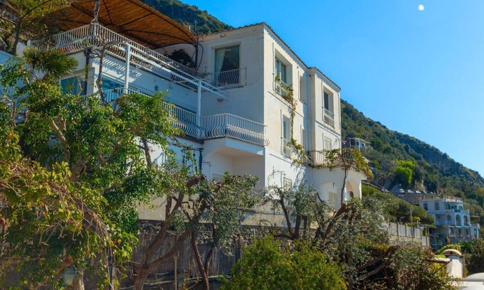 Arienzo Villa | Casa Ariel - Six Bedroom Villa, Sleeps 12
