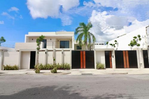 Colonia Adolfo Lopez Mateos Apartment | Casa Belcher (Ray's)