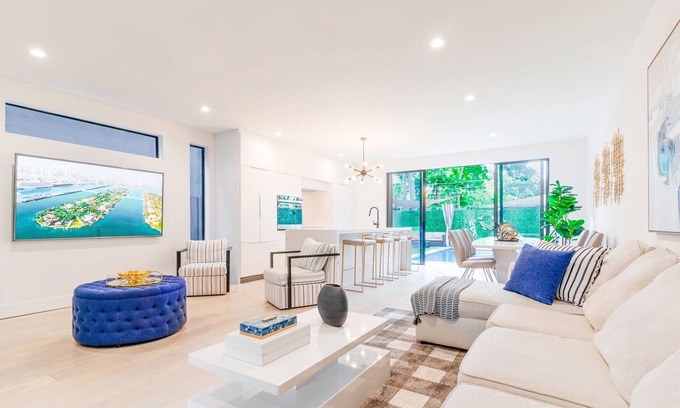 Buena Vista Villa | Casa Bella in Design District/Wynwood