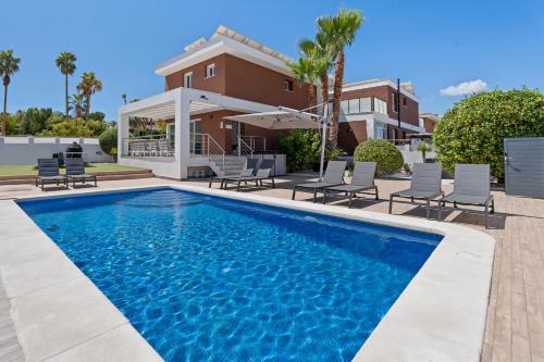 Puerto Marino Villa | Casa Bos Orange Pool and Jacuzzi