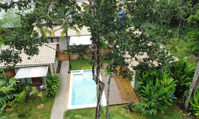 Arraial d'Ajuda Ski Chalet | Casa Caju Trancoso- Chalet in condominium, Swimming pool/hydro, kitchen, barbecue.