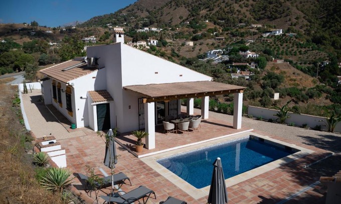 Competa Villa | Casa Calmante - Stunning 3-bedroom Villa with Private Pool