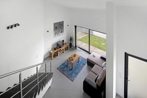 Porto Judeu House | Casa Caminho da Esperança