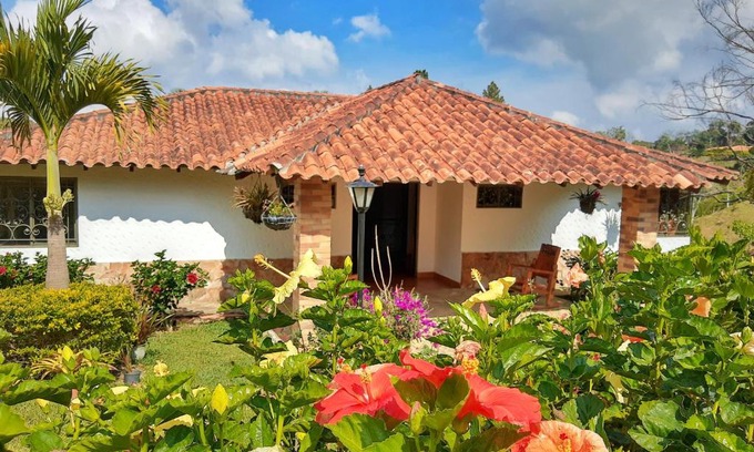 Los Santos Villa | CASA CAMPESTRE frente Acuarela -Mesa de los Santos
