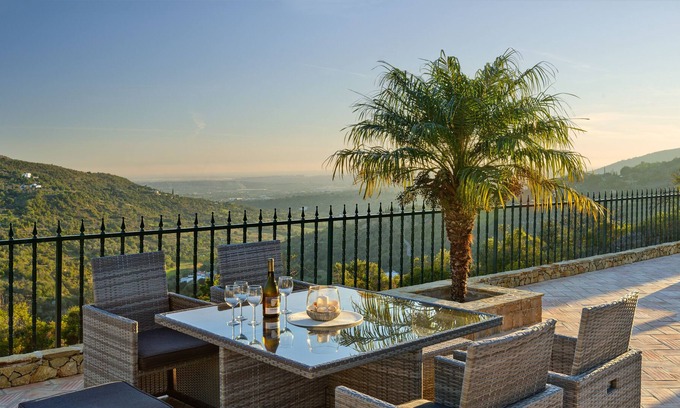 Fialho Villa | Casa Canasta | Family villa with SPECTACULAR VIEWS