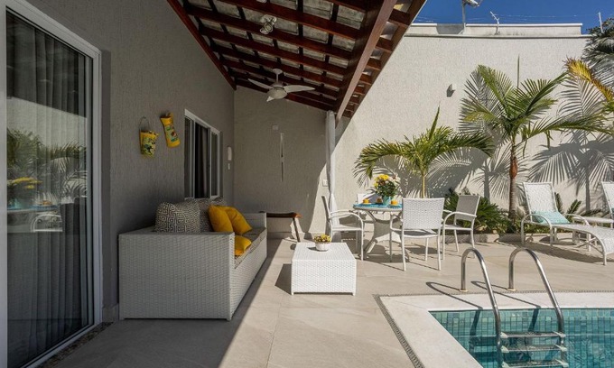 Indaia House | Casa com área gourmet e piscina na praia do Indaiá