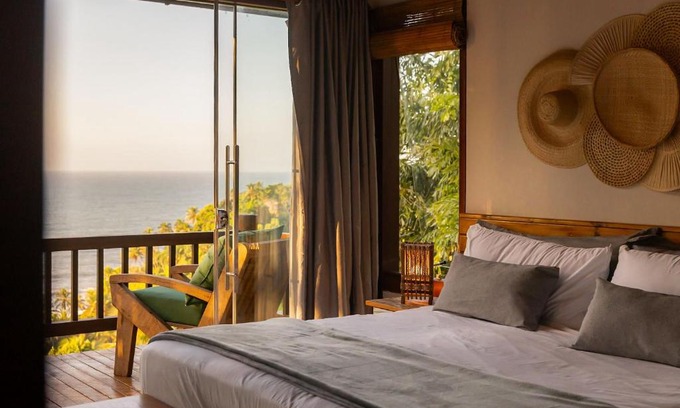 Ilheus Apartment | Casa com 4 Suítes, Piscina e Churrasqueira