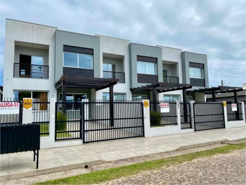 Torres House | Casa de Praia em Torres RS Praia Lagoa jardim