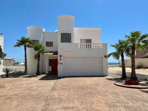 Las Conchas House | Casa del Sol by FMI Rentals