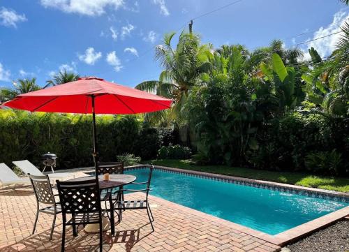 Flamingo Parks House | Casa del Sol - Cozy Hideaway with Pool in Grandview Heights