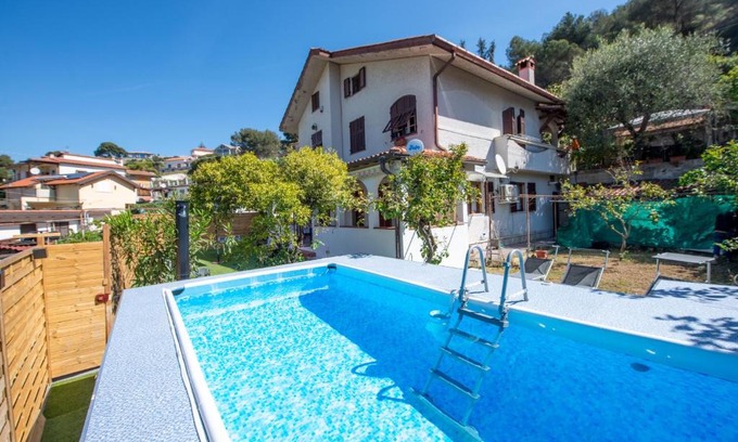 Camporosso House | Casa del Sole: Relax & Charme nella Riviera Ligure