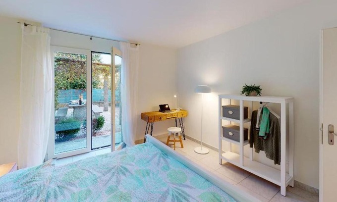 Minusio Apartment | Casa delle Vigne: Giardino, pergola e vista lago