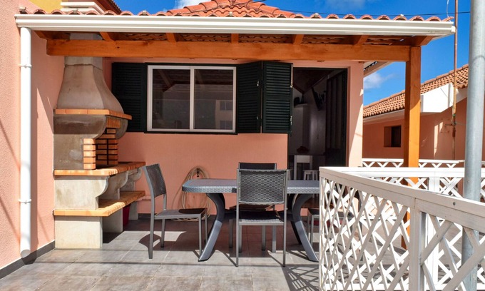 Porto Moniz Apartment | Casa do Pescador, a Home in Madeira