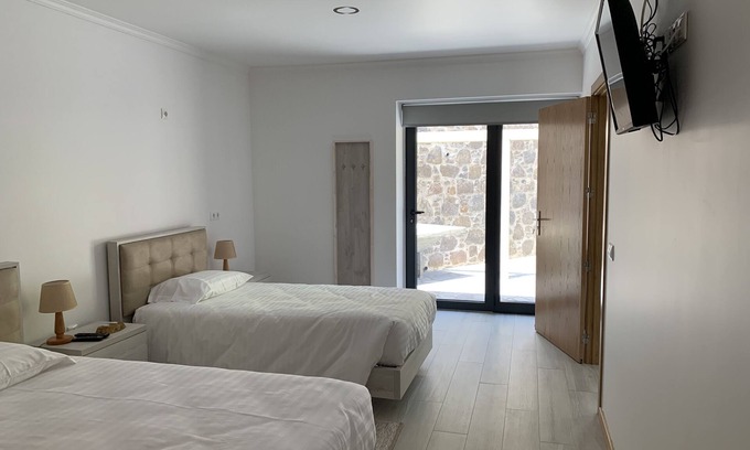 Sao Roque do Faial House | Casa do Ribeiro Frio - Massaroco Room