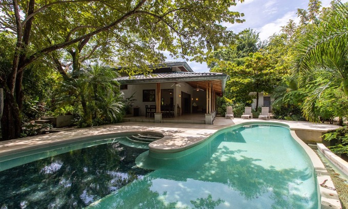 Garza House | CASA ESCONDIDA | SERENE RETREAT IN BLUE SPIRIT COMMUNITY