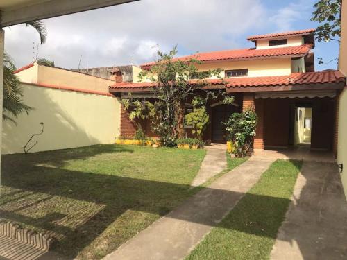 Raul Cury House | Casa espaçosa a 500 m da praia