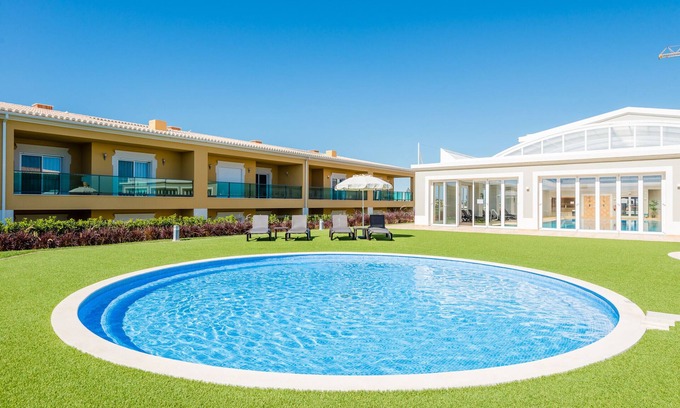 Atalaia Apartment | Casa Estrella at Bayview Village