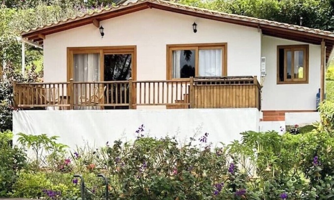 El Penol House | CASA EVE HOTEL 1 bedm suite w/living rm on the waternBreakfast and Dinner incl.