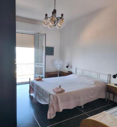 Varazze Apartment | Casa Fannì Comodità, vista mozzafiato, parcheggio