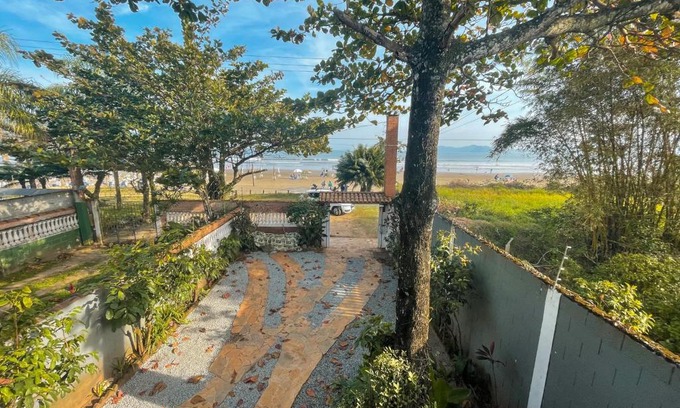 Centro House | Casa frente ao mar/pé na areia no Indaiá até 18 pessoas