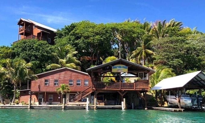 Jonesville House | Casa Grande, 4 Bedroom Home with Amazing Ocean Views