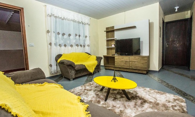 Vila Yolanda House | Casa Grande com 2 quartos e 1 suíte