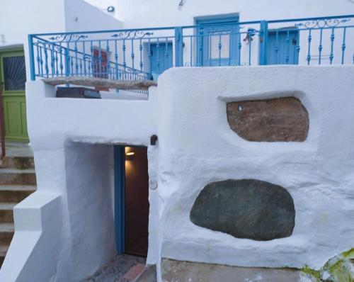 Ioulida House | Casa Grotta
