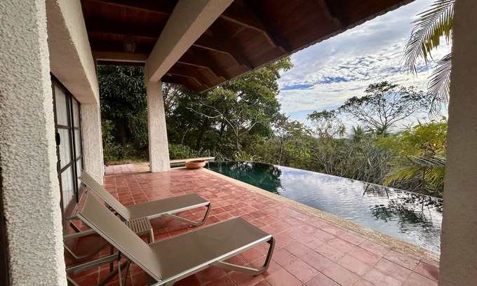 Santa Barbara House | Casa Hideaway - a tranquil retreat in central Guiones
