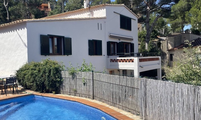 Aiguablava Ski Chalet | Casa La Borna Spanish house with great views
