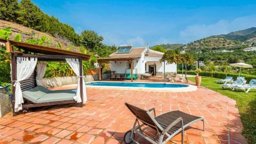 Canillas de Albaida House | Casa La Lomilla Canillas de Albaida by Ruralidays