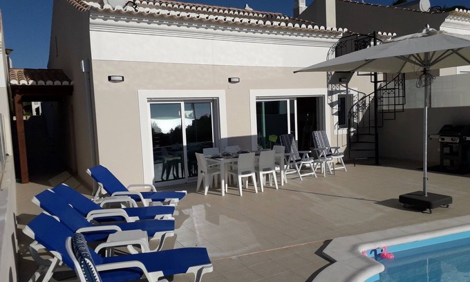 Salema Villa | Casa Lema - New Villa & Pool with sea view. Only 8 minutes walk to Salema Beach.