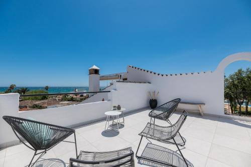 Urbanizacion Costabella House | Casa Linda