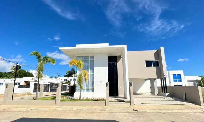 Santiago de los Caballeros House | Casa Lujosa en Santiago, Residencia Paulino Mata