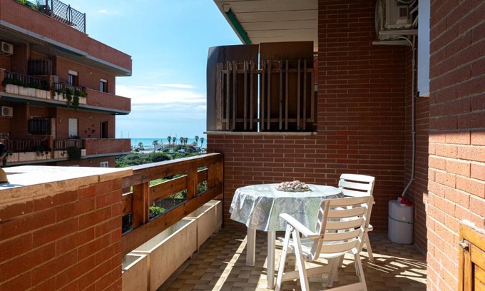 Quartiere XXXV Lido di Castel Fusano Apartment | Casa Lucia - Seafront Paradise
