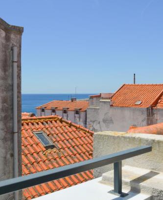 Sesimbra Apartment | Casa Luminosa - 160m to the beach, located in the Historical Center of Sesimbra