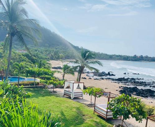Troncones Bed & Breakfast | Casa Manzanillo - Bay Room - Ocean Front Room at Exceptional Beach Front Location