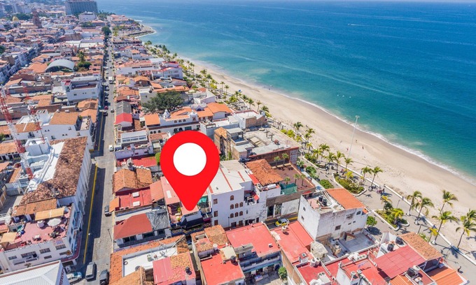 Downtown Puerto Vallarta Apartment | CASA MARÍA MALECON ROOM 4, DOWNTOWN BEACH