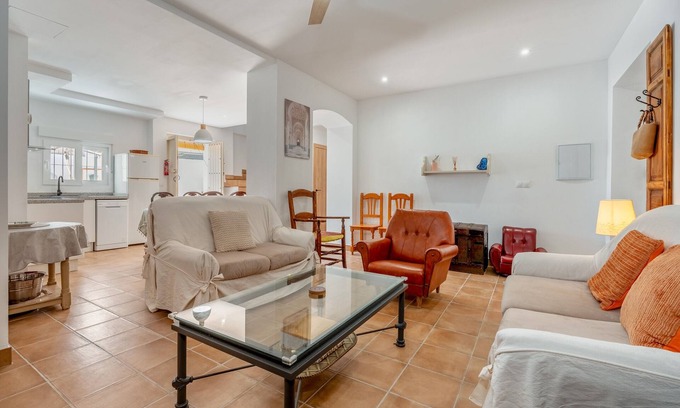 Valderrubio House | Casa Mercedes in the Vega de Granada with private terrace, private garden, and balcony