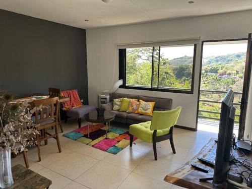 San Isidro Apartment | Casa mirando a la montaña, camino al volcán