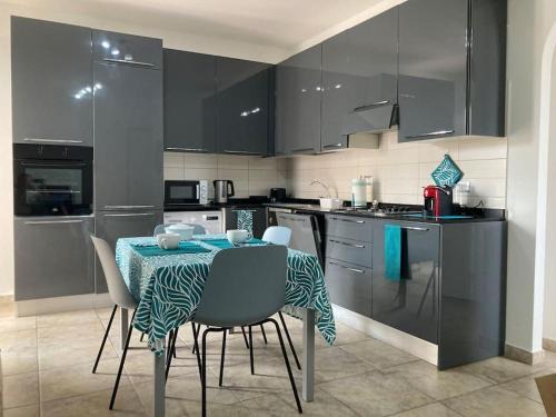 Sant'Antioco Apartment | Casa mosaico IUN R9770