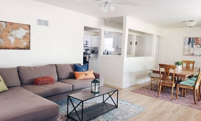Lincoln House | Casa Nova - Clean & Central for Family & Friends