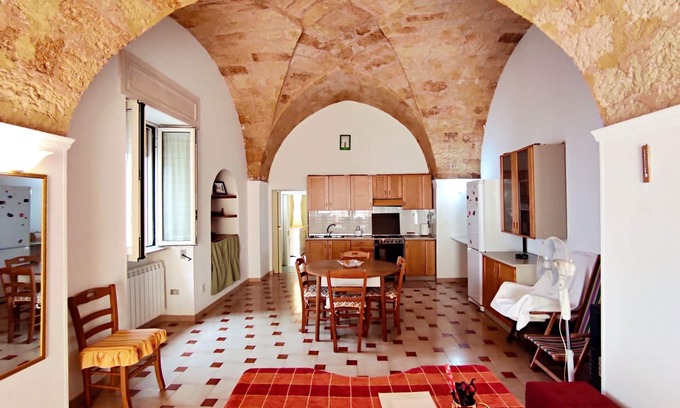 Tiggiano House | Casa Ottavio- A 100 m dal Centro Storico e Vicina al Mare