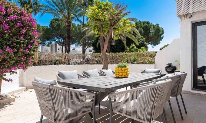 Marbella Ski Chalet | Casa Palm - Homely 3 Bed Townhouse